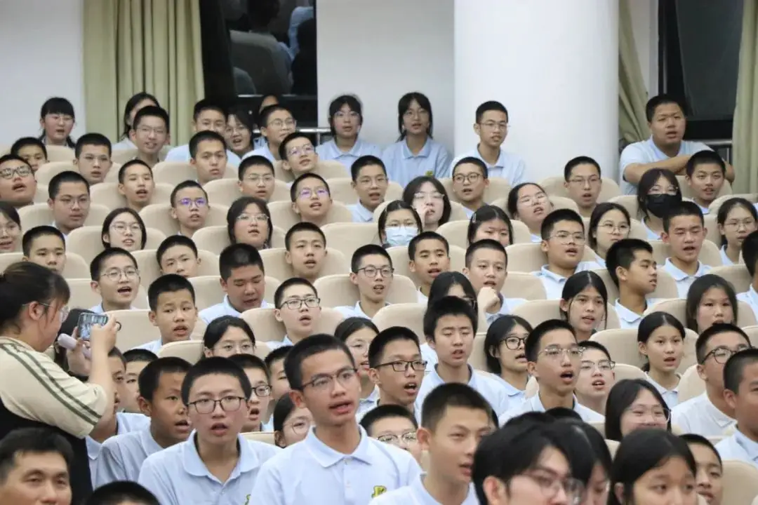 桃李春风凌云志,决胜生地“小中考”———漳州康桥学校八年级“小中考”誓师大会纪实 第69张 桃李春风凌云志,决胜生地“小中考”———漳州康桥学校八年级“小中考”誓师大会纪实 第69张