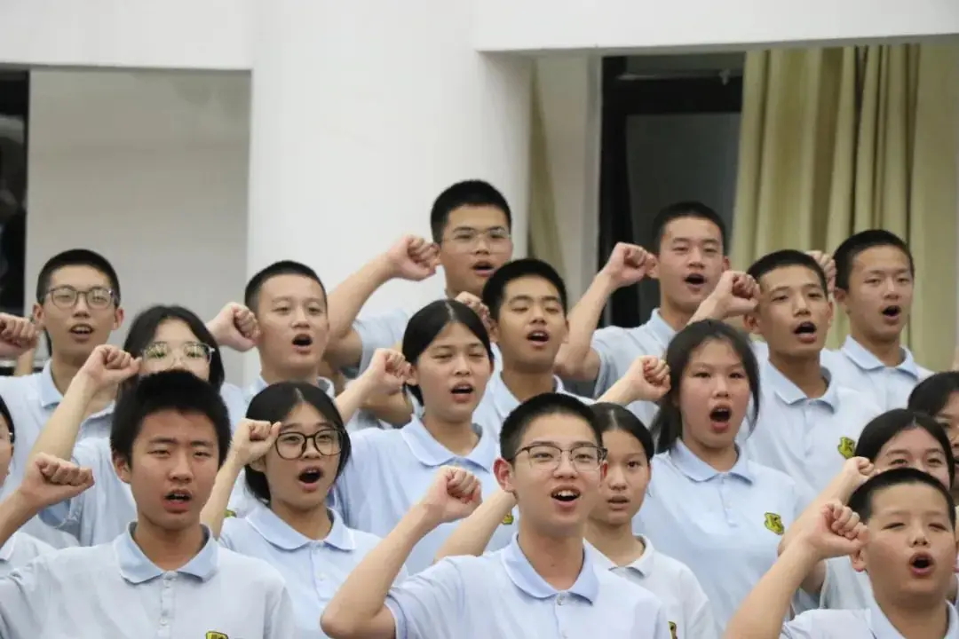 桃李春风凌云志,决胜生地“小中考”———漳州康桥学校八年级“小中考”誓师大会纪实 第41张 桃李春风凌云志,决胜生地“小中考”———漳州康桥学校八年级“小中考”誓师大会纪实 第41张