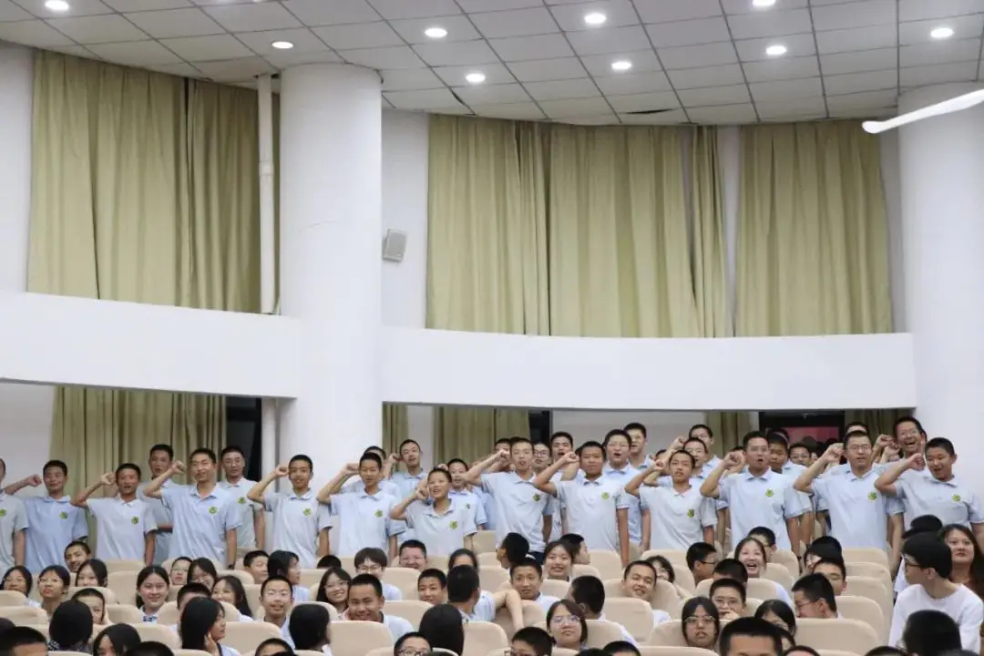 桃李春风凌云志,决胜生地“小中考”———漳州康桥学校八年级“小中考”誓师大会纪实 第47张 桃李春风凌云志,决胜生地“小中考”———漳州康桥学校八年级“小中考”誓师大会纪实 第47张