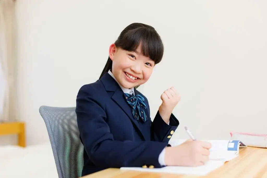 2024中考语文押题作文:《有一束光,照亮我的世界》范文6篇 第1张
