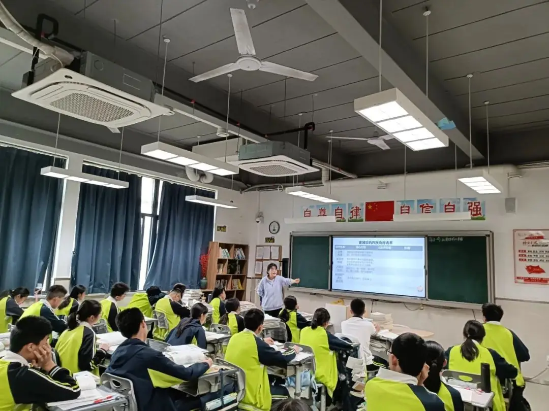 中考加油|名优示范 助力中考—— 瓯海区外国语学校半塘园校区名优教师 “发现课”展示周暨九年级中考备考活动(二)-第12张图片-四季读书网 中考加油|名优示范 助力中考—— 瓯海区外国语学校半塘园校区名优教师 “发现课”展示周暨九年级中考备考活动(二)-第12张图片-四季读书网