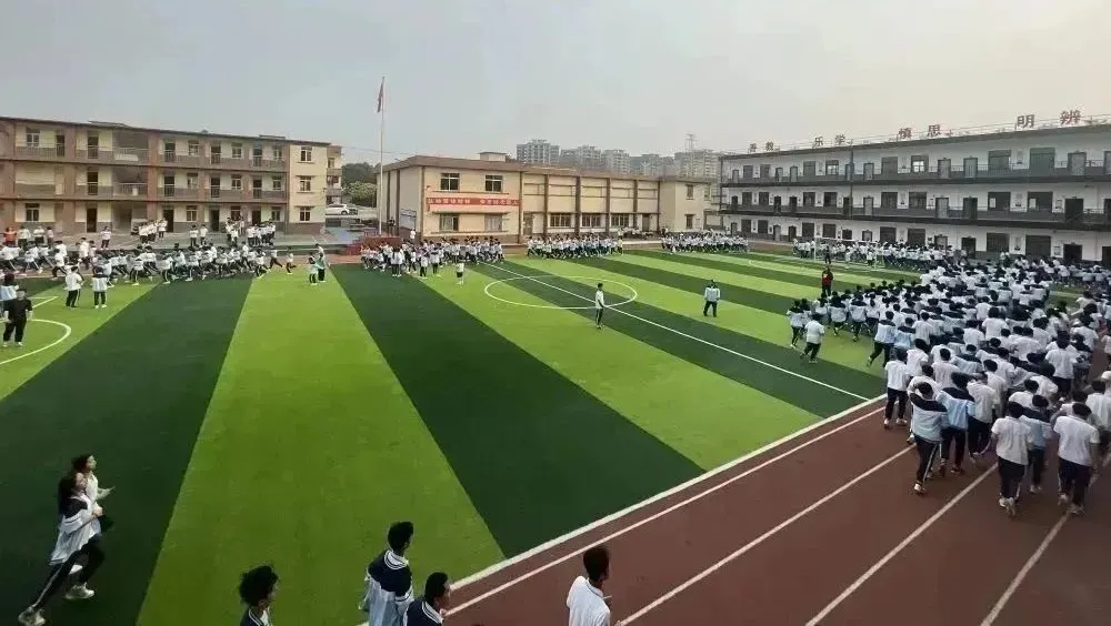 中考不理想,通往大学,这所学校了不起-第6张图片-四季读书网