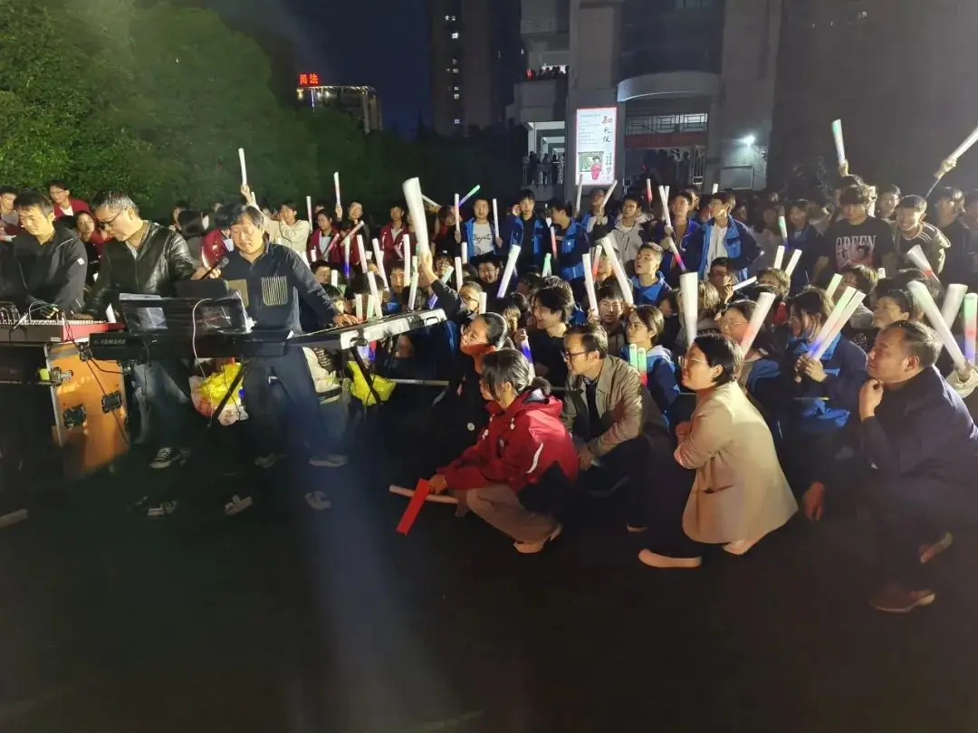 为高考加油 为青春喝彩-第9张图片-四季读书网