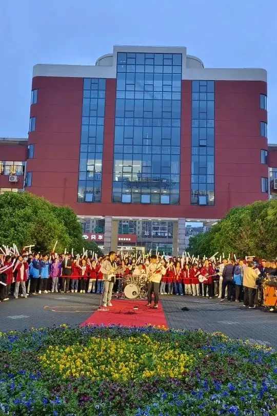 为高考加油 为青春喝彩-第4张图片-四季读书网