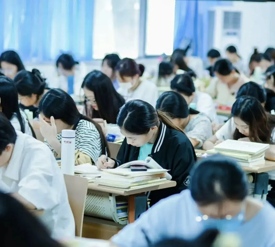 距离高考还剩:30天-第28张图片-四季读书网 距离高考还剩:30天-第28张图片-四季读书网