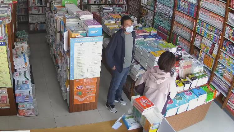 求知欲这么强?固原一男子在书店“窃”走高考试卷,几天后还返回现场…-第1张图片-四季读书网