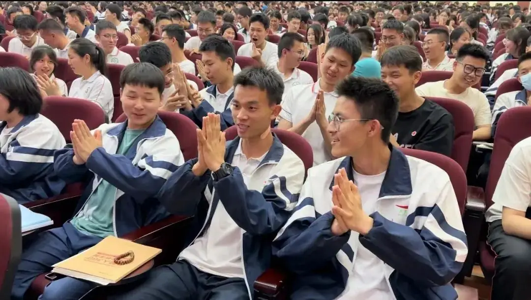 减压赋能  “赢”接高考—民盟平罗总支在平罗中学开展心理讲座社会服务活动-第2张图片-四季读书网