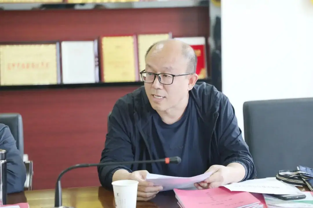 关怀备至送温暖,聚智赋能赢高考 ——政府副县长武丽云深入我校调研高考备考工作-第4张图片-四季读书网 关怀备至送温暖,聚智赋能赢高考 ——政府副县长武丽云深入我校调研高考备考工作-第4张图片-四季读书网