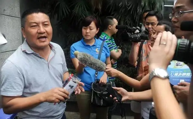 高考来袭!高考钉子户梁实再次让所有人感到什么才是一个人最大的清醒-第2张图片-四季读书网 高考来袭!高考钉子户梁实再次让所有人感到什么才是一个人最大的清醒-第2张图片-四季读书网