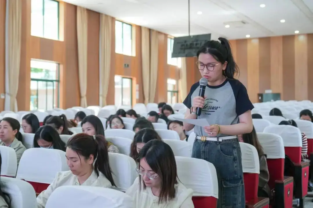 【润·工作室】研究新中考 推进新课标——庄建红工作室举行中考命题、解题专题分享暨结业典礼-第15张图片-四季读书网 【润·工作室】研究新中考 推进新课标——庄建红工作室举行中考命题、解题专题分享暨结业典礼-第15张图片-四季读书网