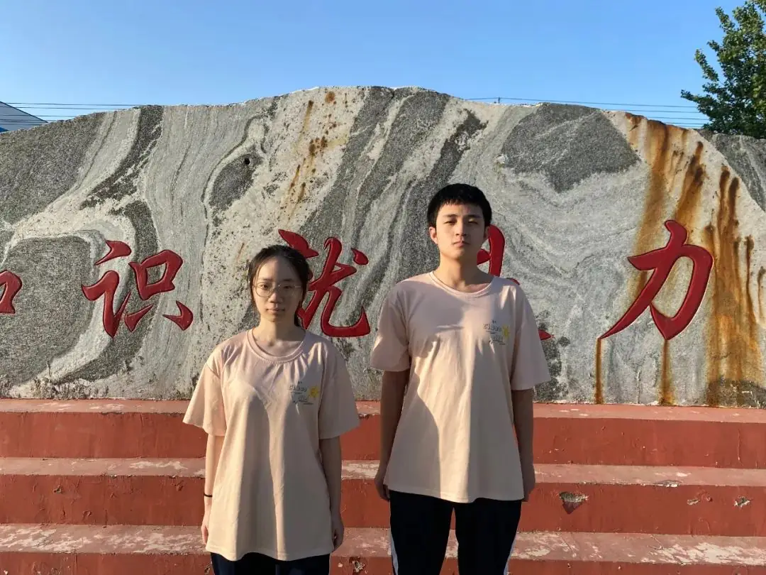 身披战袍雄姿英发,剑指高考逐梦未来(二十一):410班班服-第5张图片-四季读书网 身披战袍雄姿英发,剑指高考逐梦未来(二十一):410班班服-第5张图片-四季读书网