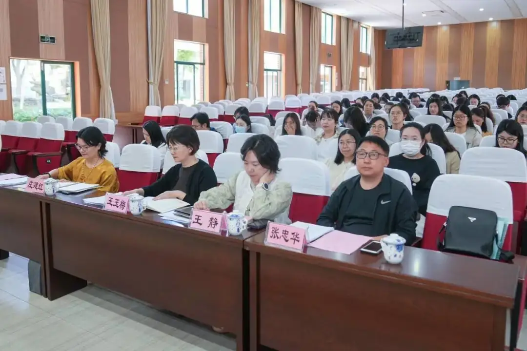 【润·工作室】研究新中考 推进新课标——庄建红工作室举行中考命题、解题专题分享暨结业典礼-第2张图片-四季读书网 【润·工作室】研究新中考 推进新课标——庄建红工作室举行中考命题、解题专题分享暨结业典礼-第2张图片-四季读书网