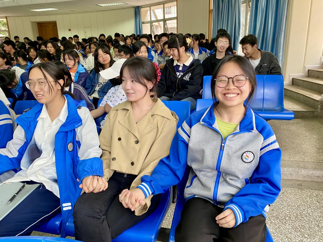 减压增效,助力高考凯旋 ——西山区教科院附中助力2024届高三考生决战高考-第8张图片-四季读书网