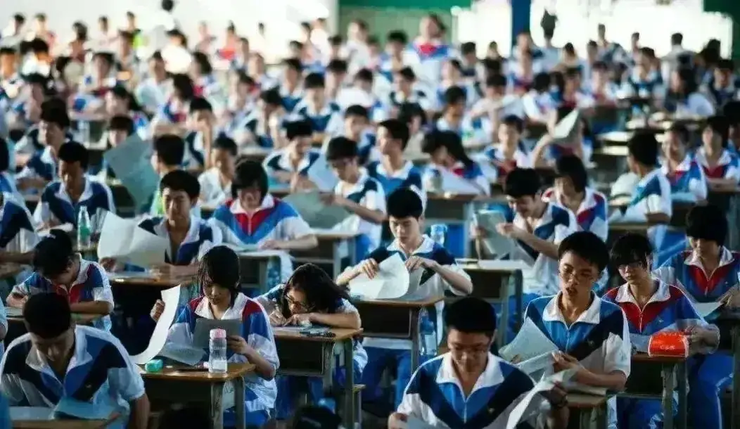 直到中考分流后才真的明白,班主任曾经跟我说的初中六个真相.-第2张图片-四季读书网