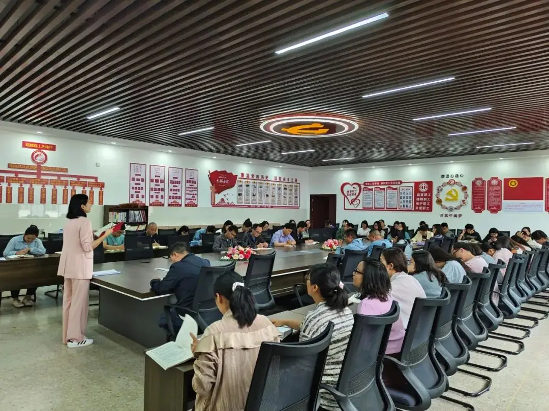 聚焦新课标,共研新高考-第2张图片-四季读书网 聚焦新课标,共研新高考-第2张图片-四季读书网