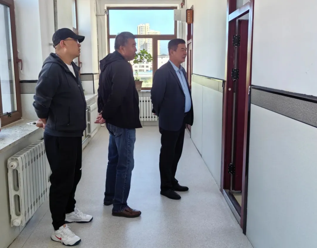 奋战中考齐努力 鼓舞士气暖人心——海拉尔区教育党工委书记、党组书记、局长汪孟桓调研中考备考情况-第3张图片-四季读书网 奋战中考齐努力 鼓舞士气暖人心——海拉尔区教育党工委书记、党组书记、局长汪孟桓调研中考备考情况-第3张图片-四季读书网