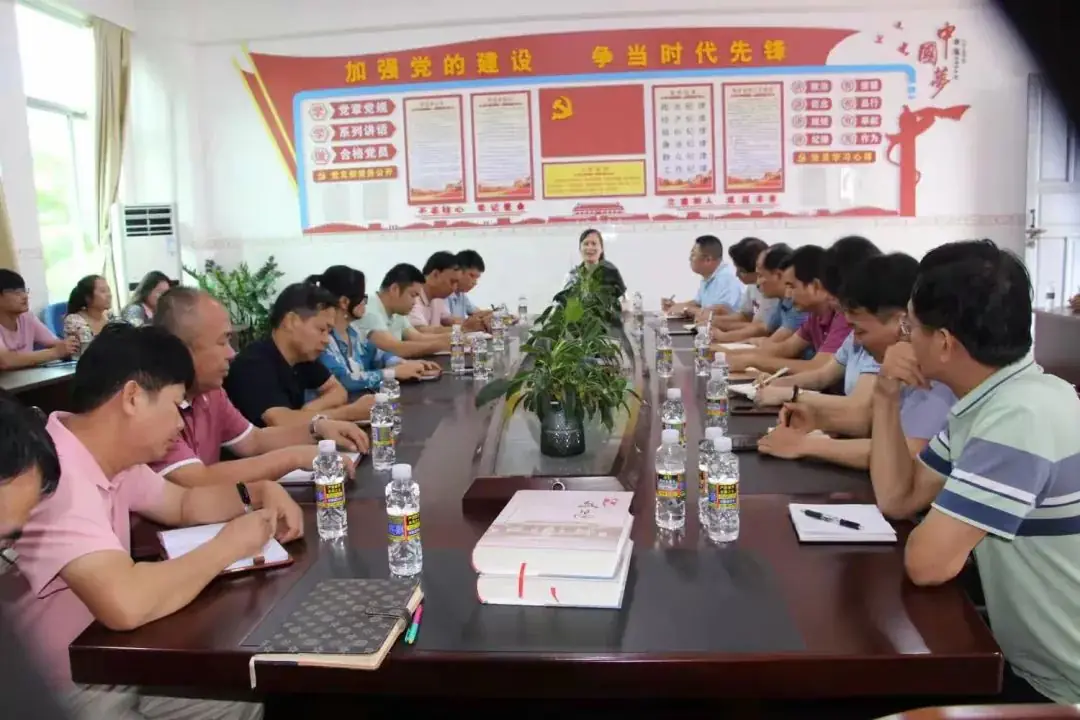 凝心聚力备中考,携手交流创新篇| 文昌市翁田中学赴文昌市文西中学开展中考备考交流活动-第3张图片-四季读书网