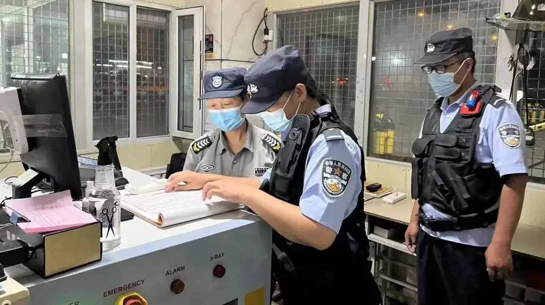 【护航高考】你备考,我守护!准噶尔路派出所开展安全检查 净化高考前夕治安环境 第2张 【护航高考】你备考,我守护!准噶尔路派出所开展安全检查 净化高考前夕治安环境 第2张