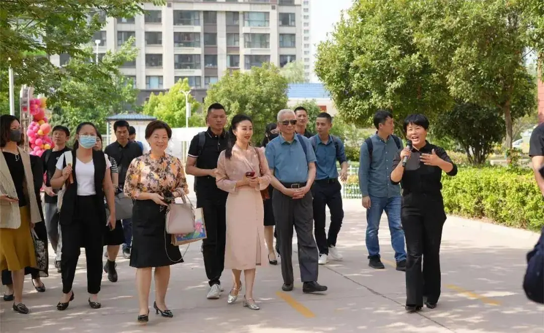 厦门市集美区第二届小学名校长团队赴濮阳市开德小学访问交流 第4张