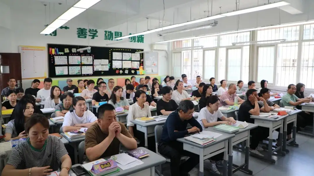 家校同心  温暖前行——曲江第九小学家长会召开 第21张