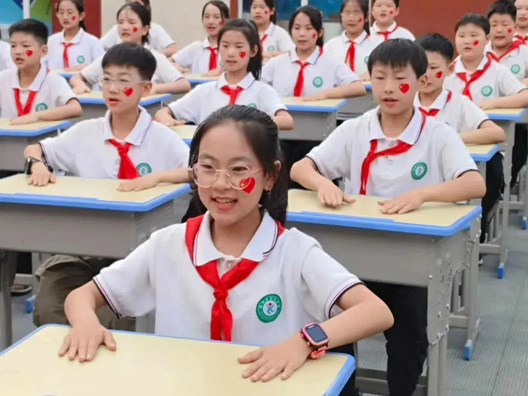 【校园动态】新安县西关小学“强国有我·舞动人生”课桌舞比赛 第35张 【校园动态】新安县西关小学“强国有我·舞动人生”课桌舞比赛 第35张