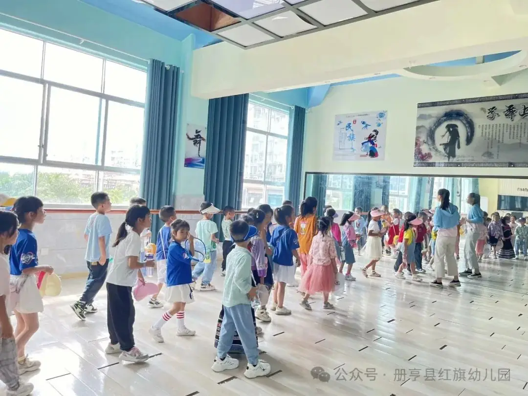 小学初体验,衔接幼成长——册亨县红旗幼儿园2024年大班组参观小学活动 第25张 小学初体验,衔接幼成长——册亨县红旗幼儿园2024年大班组参观小学活动 第25张
