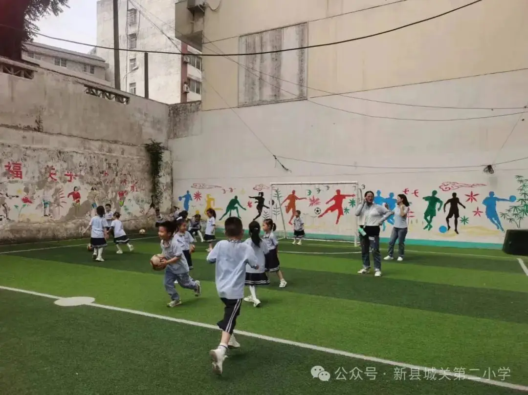 幼小衔接 双向奔赴——新县城关第二小学携手新县第二幼儿园开展“幼小衔接”活动 第12张 幼小衔接 双向奔赴——新县城关第二小学携手新县第二幼儿园开展“幼小衔接”活动 第12张