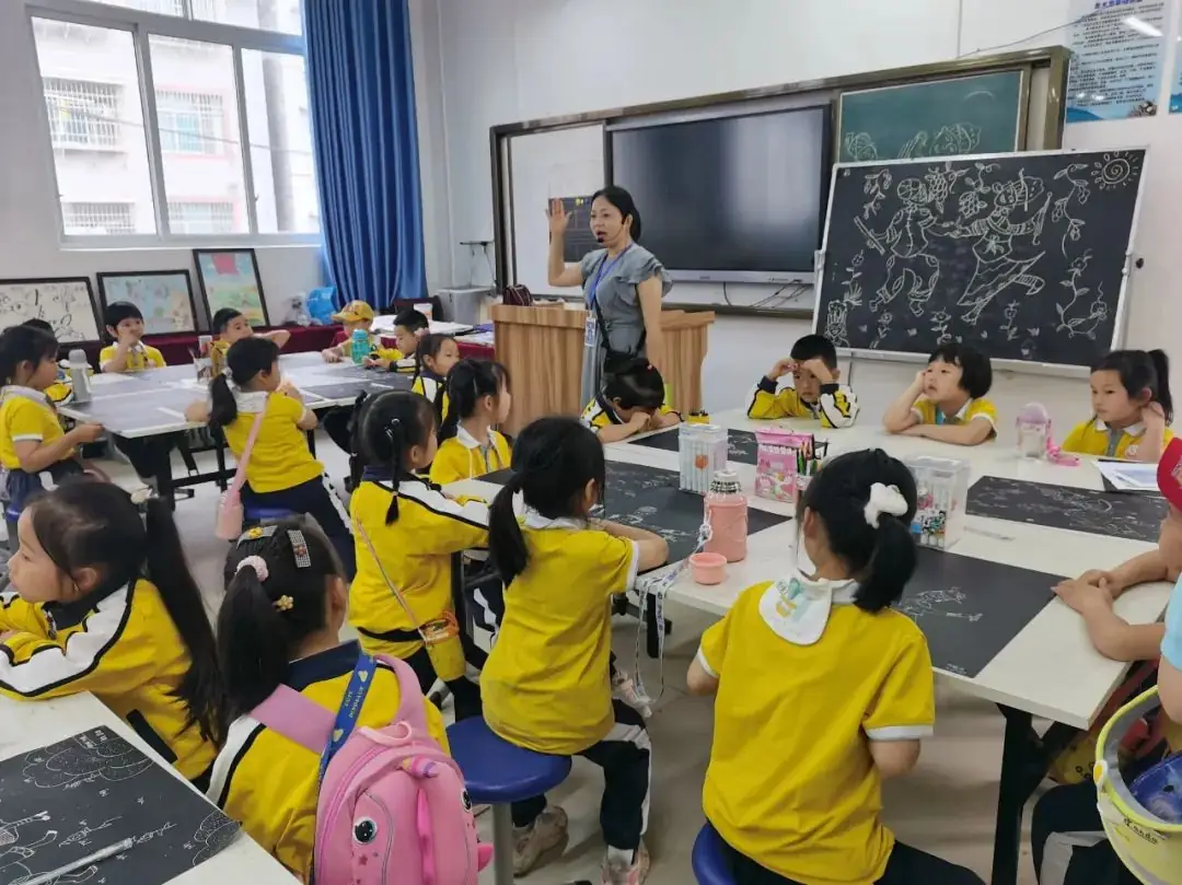 【幼小衔接】小学初体验,走进新起点—剑河县城关第一幼儿园开展大班幼儿走进小学主题活动 第62张 【幼小衔接】小学初体验,走进新起点—剑河县城关第一幼儿园开展大班幼儿走进小学主题活动 第62张