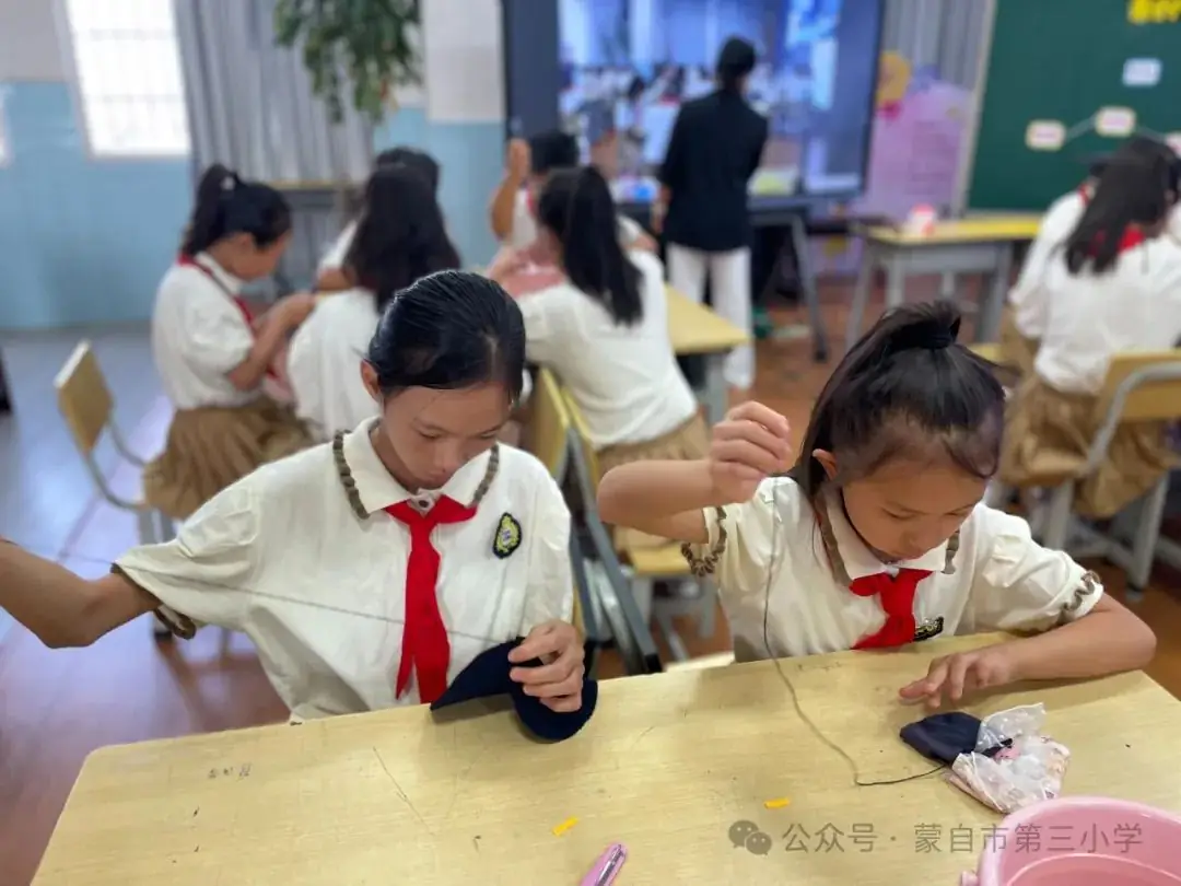 五月夏意浅 研思意蕴浓——蒙自市第三小学教育集团集体教研活动 第23张 五月夏意浅 研思意蕴浓——蒙自市第三小学教育集团集体教研活动 第23张