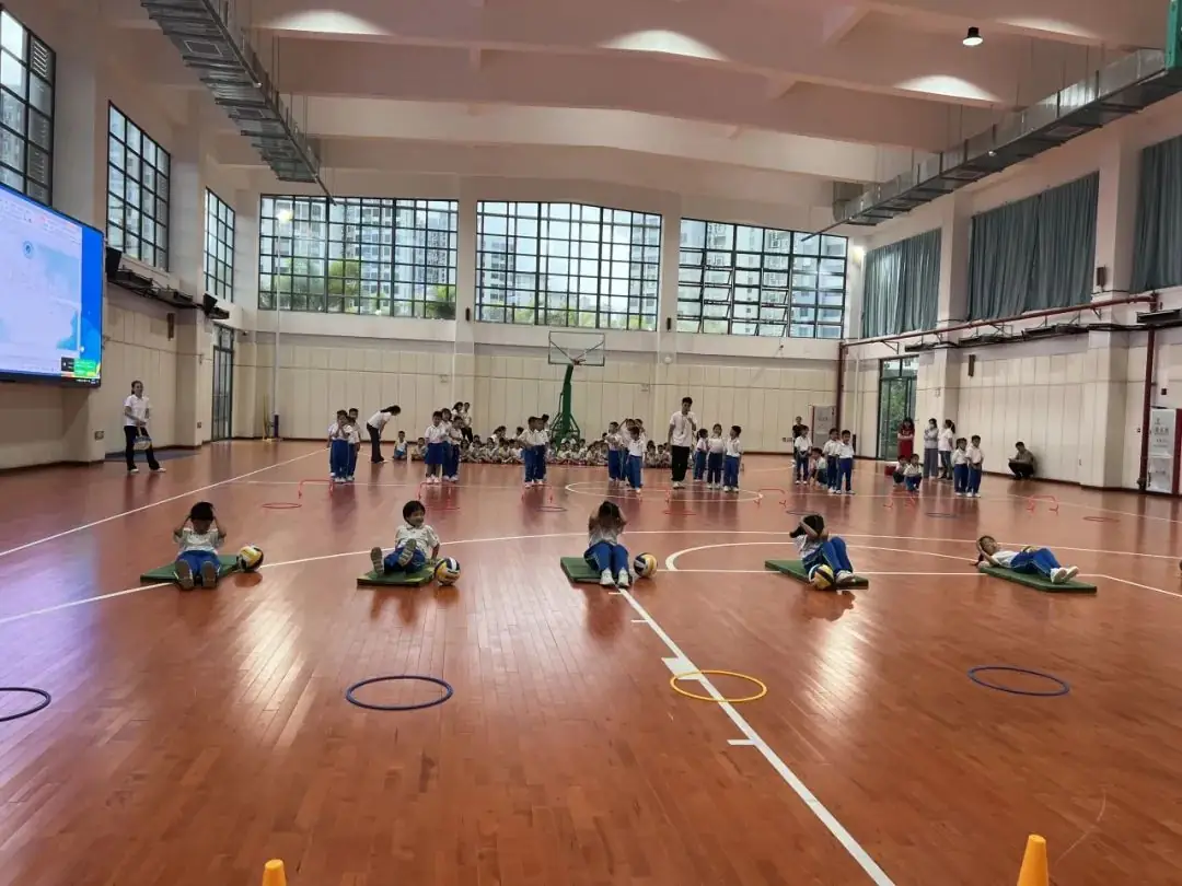 【学前教育宣传月】探小学之趣 赴成长之约——三亚市第一幼儿园走进小学活动 第94张