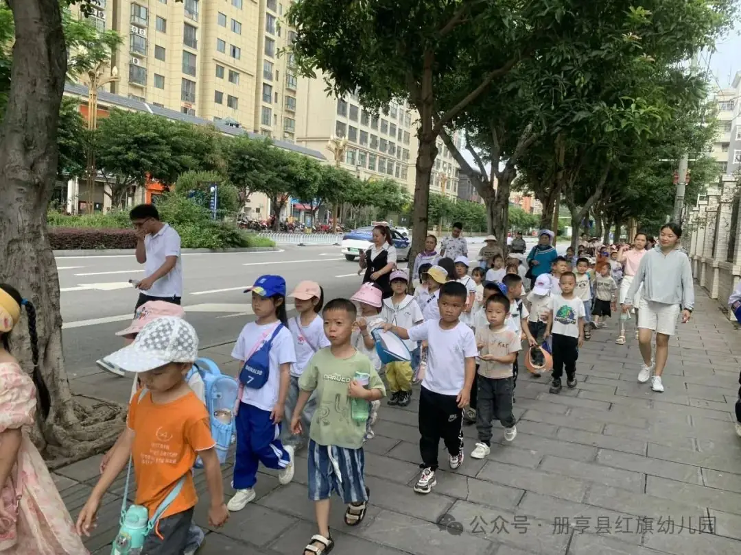 小学初体验,衔接幼成长——册亨县红旗幼儿园2024年大班组参观小学活动 第9张 小学初体验,衔接幼成长——册亨县红旗幼儿园2024年大班组参观小学活动 第9张