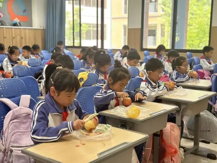 【凤栖小学·凤起德育】劳动技能大比拼  争做劳动小能手——德清县凤栖小学2024年劳动月劳动技能班级过关赛活动 第28张