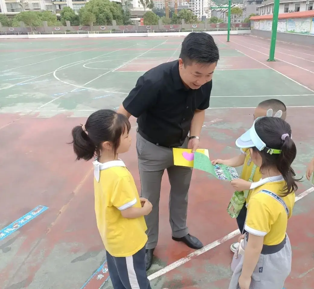 【幼小衔接】小学初体验,走进新起点—剑河县城关第一幼儿园开展大班幼儿走进小学主题活动 第35张 【幼小衔接】小学初体验,走进新起点—剑河县城关第一幼儿园开展大班幼儿走进小学主题活动 第35张