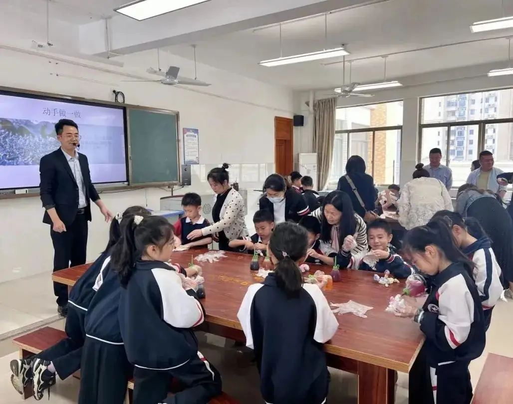 广东韶关实验小学2024年秋季骨干教师招聘公告 第17张 广东韶关实验小学2024年秋季骨干教师招聘公告 第17张
