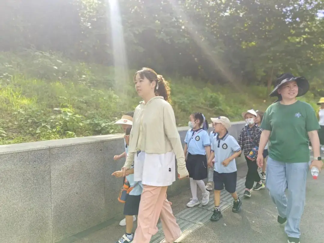 【活动资讯】走进小学,礼遇成长!——康润幼儿园幼小衔接系列活动之小学探访之旅 第18张 【活动资讯】走进小学,礼遇成长!——康润幼儿园幼小衔接系列活动之小学探访之旅 第18张