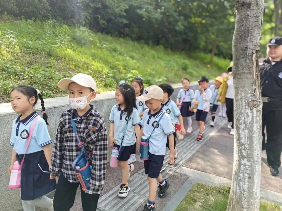【活动资讯】走进小学,礼遇成长!——康润幼儿园幼小衔接系列活动之小学探访之旅 第17张 【活动资讯】走进小学,礼遇成长!——康润幼儿园幼小衔接系列活动之小学探访之旅 第17张