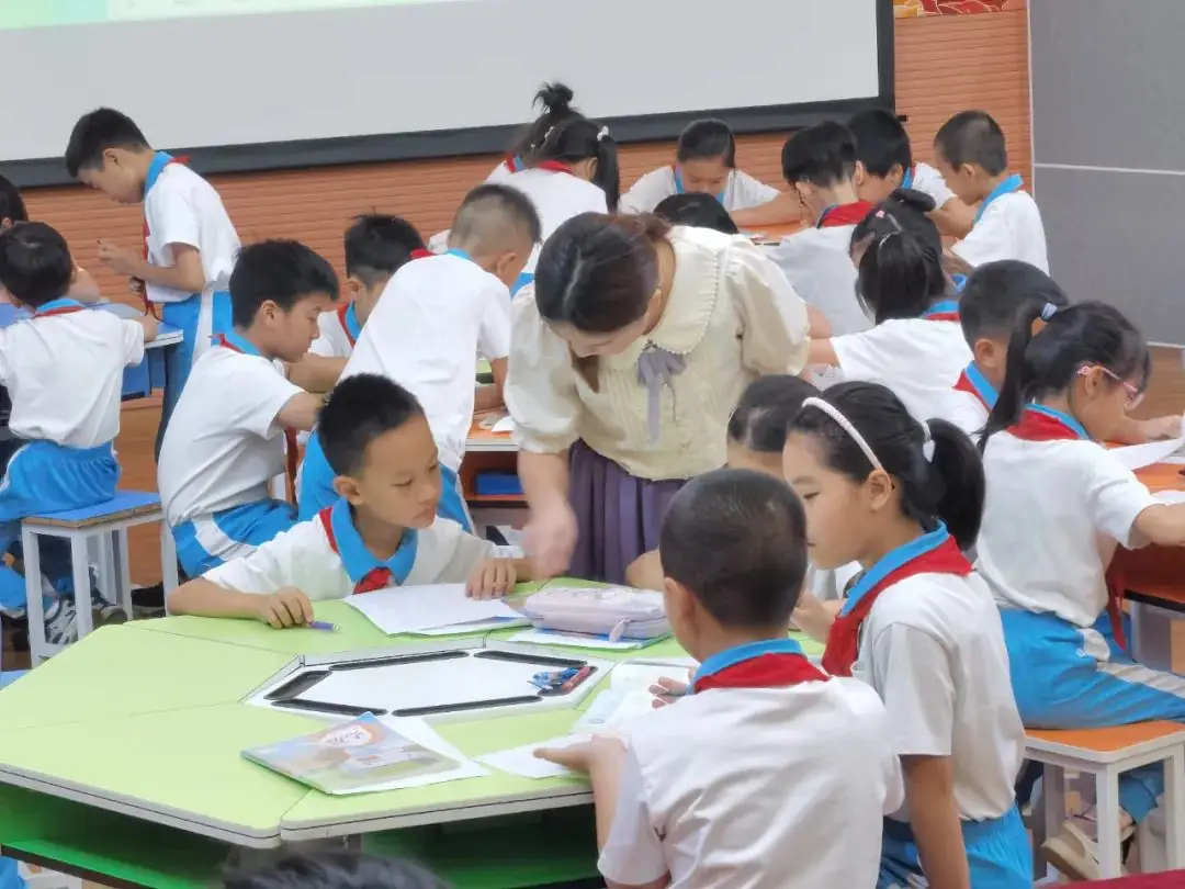 【陶美教育】素养导向下的小学数学课堂|石湾第一小学、石湾第二小学和佛科实验小学三校互助教研课堂研讨活动暨林雅梅名师工作室研修活动 第5张 【陶美教育】素养导向下的小学数学课堂|石湾第一小学、石湾第二小学和佛科实验小学三校互助教研课堂研讨活动暨林雅梅名师工作室研修活动 第5张