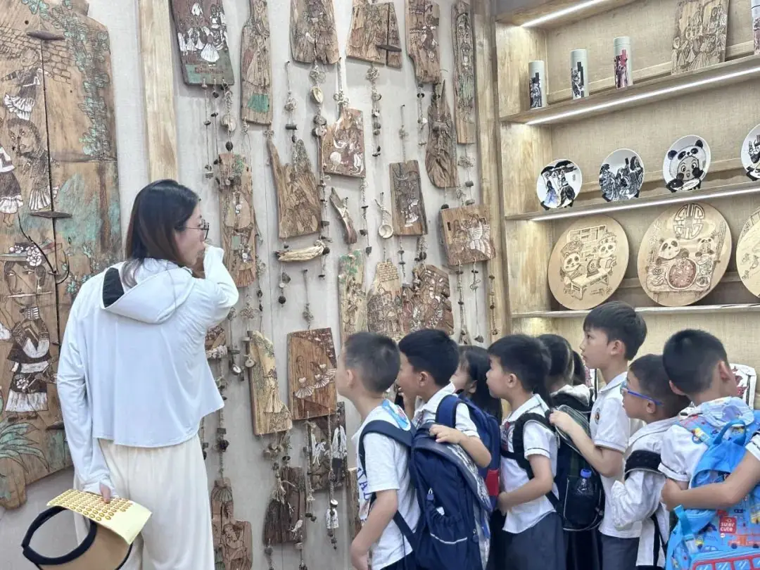 【奇乐睿幼儿园】——“初探小学·礼遇成长”大班组参观小学活动 第44张 【奇乐睿幼儿园】——“初探小学·礼遇成长”大班组参观小学活动 第44张