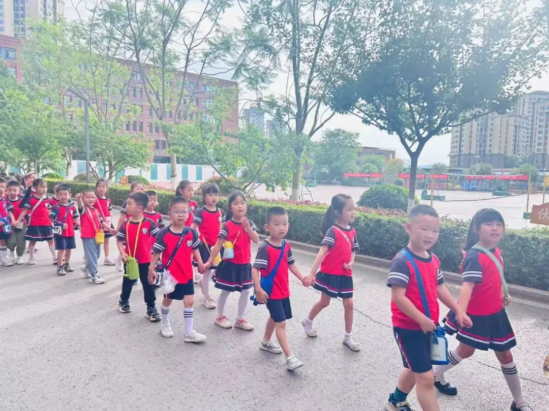 【凤幼动态】“初遇小学 筑梦成长”——幼小衔接之走进小学大班活动 第16张 【凤幼动态】“初遇小学 筑梦成长”——幼小衔接之走进小学大班活动 第16张
