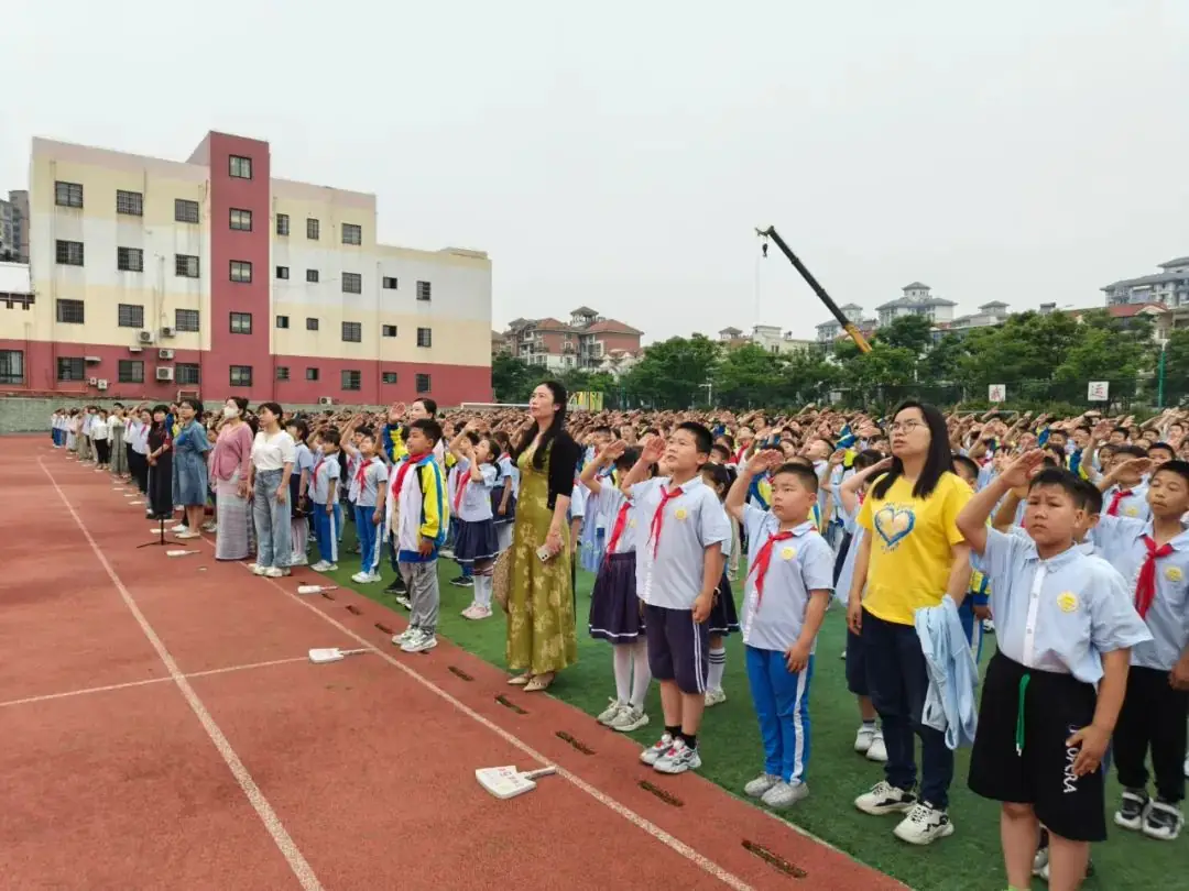 【雏鹰展翅】永明小学、齐山小学第十三周升旗仪式 第10张