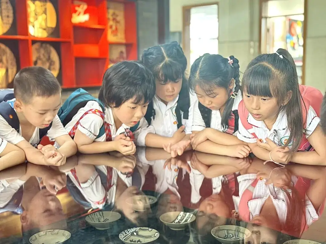 【奇乐睿幼儿园】——“初探小学·礼遇成长”大班组参观小学活动 第50张 【奇乐睿幼儿园】——“初探小学·礼遇成长”大班组参观小学活动 第50张
