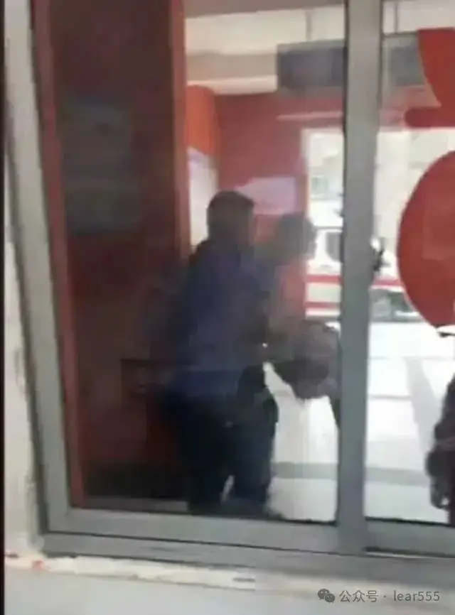 突发!江西一小学发生特大刑事案件致12人伤亡,嫌疑人身份被曝光 第13张 突发!江西一小学发生特大刑事案件致12人伤亡,嫌疑人身份被曝光 第13张