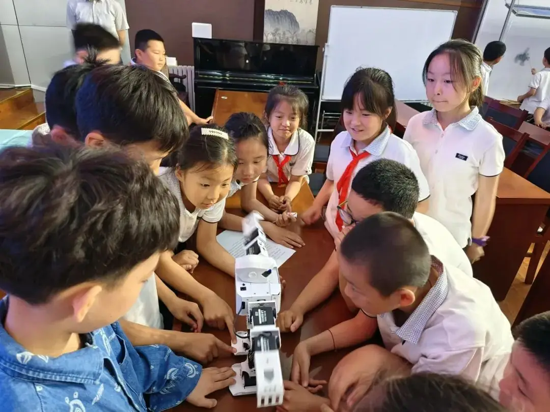 【校园大讲堂】汇波小学开展“学好AI,挑战未来”科普讲座 第8张