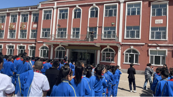 【校园安全】西林小学开展应急疏散演练活动 第5张 【校园安全】西林小学开展应急疏散演练活动 第5张