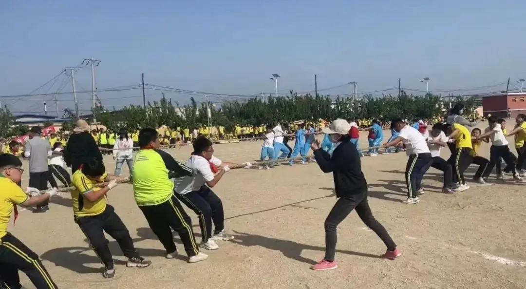 曹庄小学召开第五届阳光体育运动会----“健康育人 趣享运动” 第91张 曹庄小学召开第五届阳光体育运动会----“健康育人 趣享运动” 第91张