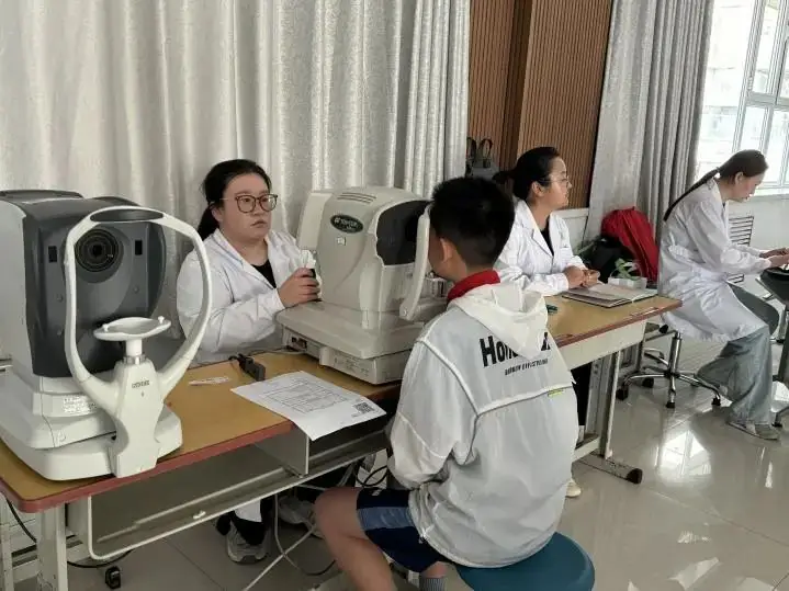 关爱视力健康 视力筛查进校园——静宁路小学携手城关区学校卫生保健站 甘肃省康复中心医院进行视力筛查活动 第4张 关爱视力健康 视力筛查进校园——静宁路小学携手城关区学校卫生保健站 甘肃省康复中心医院进行视力筛查活动 第4张