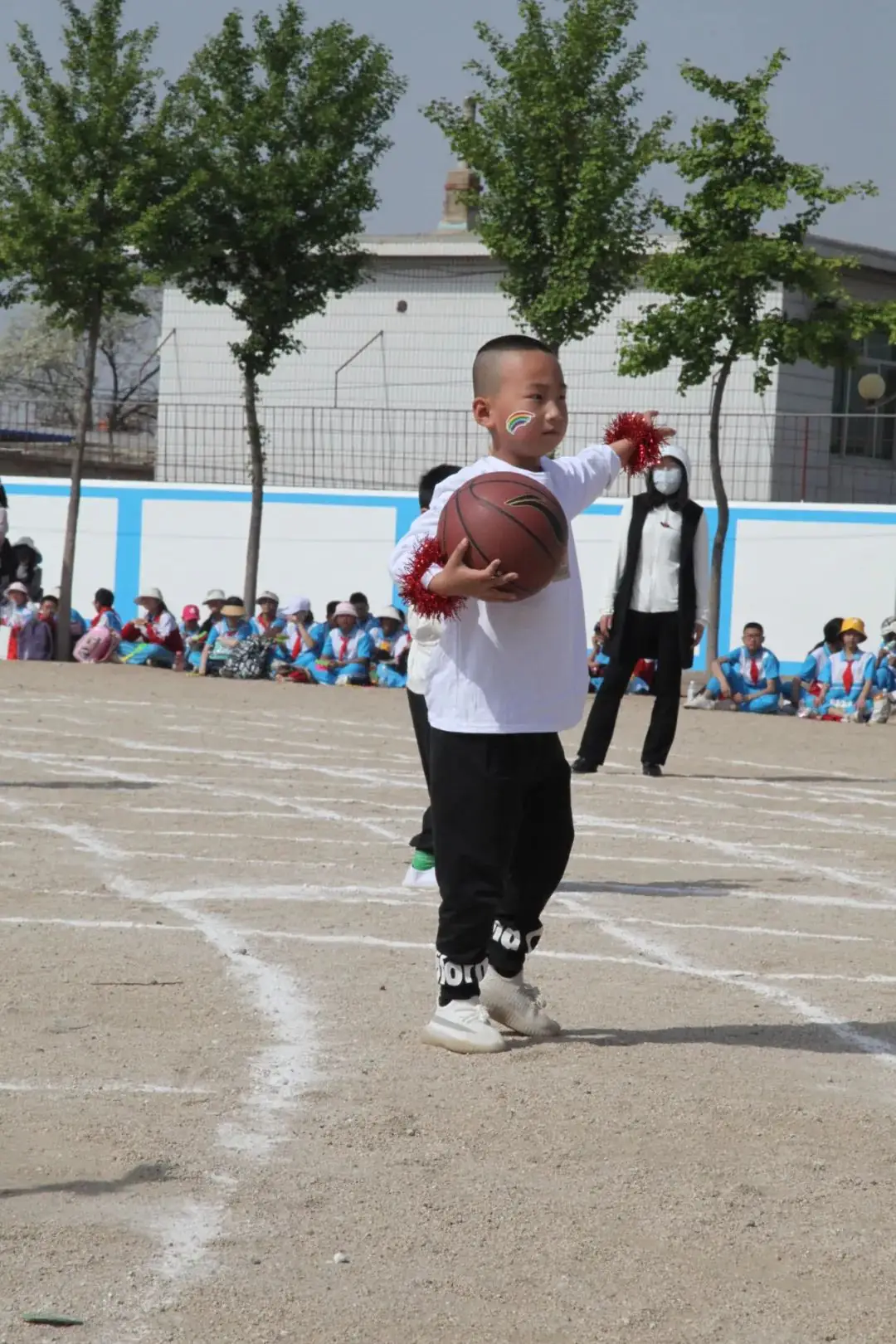 曹庄小学召开第五届阳光体育运动会----“健康育人 趣享运动” 第53张 曹庄小学召开第五届阳光体育运动会----“健康育人 趣享运动” 第53张