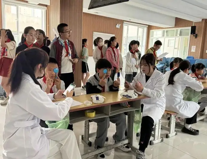 关爱视力健康 视力筛查进校园——静宁路小学携手城关区学校卫生保健站 甘肃省康复中心医院进行视力筛查活动 第3张 关爱视力健康 视力筛查进校园——静宁路小学携手城关区学校卫生保健站 甘肃省康复中心医院进行视力筛查活动 第3张