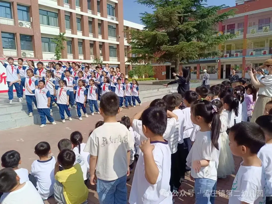 【幼小衔接】小学初体验 衔接促成长 ---新郑市孟庄镇第二幼儿园幼小衔接之大班幼儿参观小学活动 第23张 【幼小衔接】小学初体验 衔接促成长 ---新郑市孟庄镇第二幼儿园幼小衔接之大班幼儿参观小学活动 第23张
