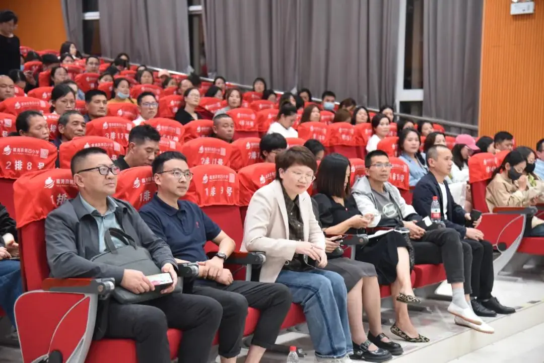与家同行 阅见美好丨霞浦县第四小学开展国际家庭教育周活动 第15张 与家同行 阅见美好丨霞浦县第四小学开展国际家庭教育周活动 第15张